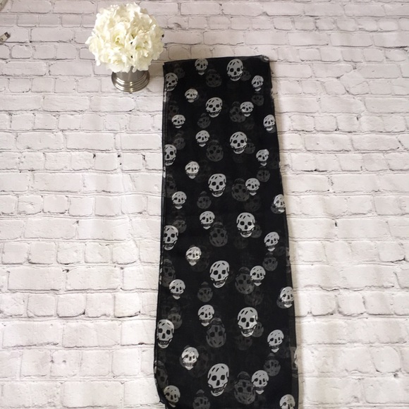 Accessories - Skull scarf